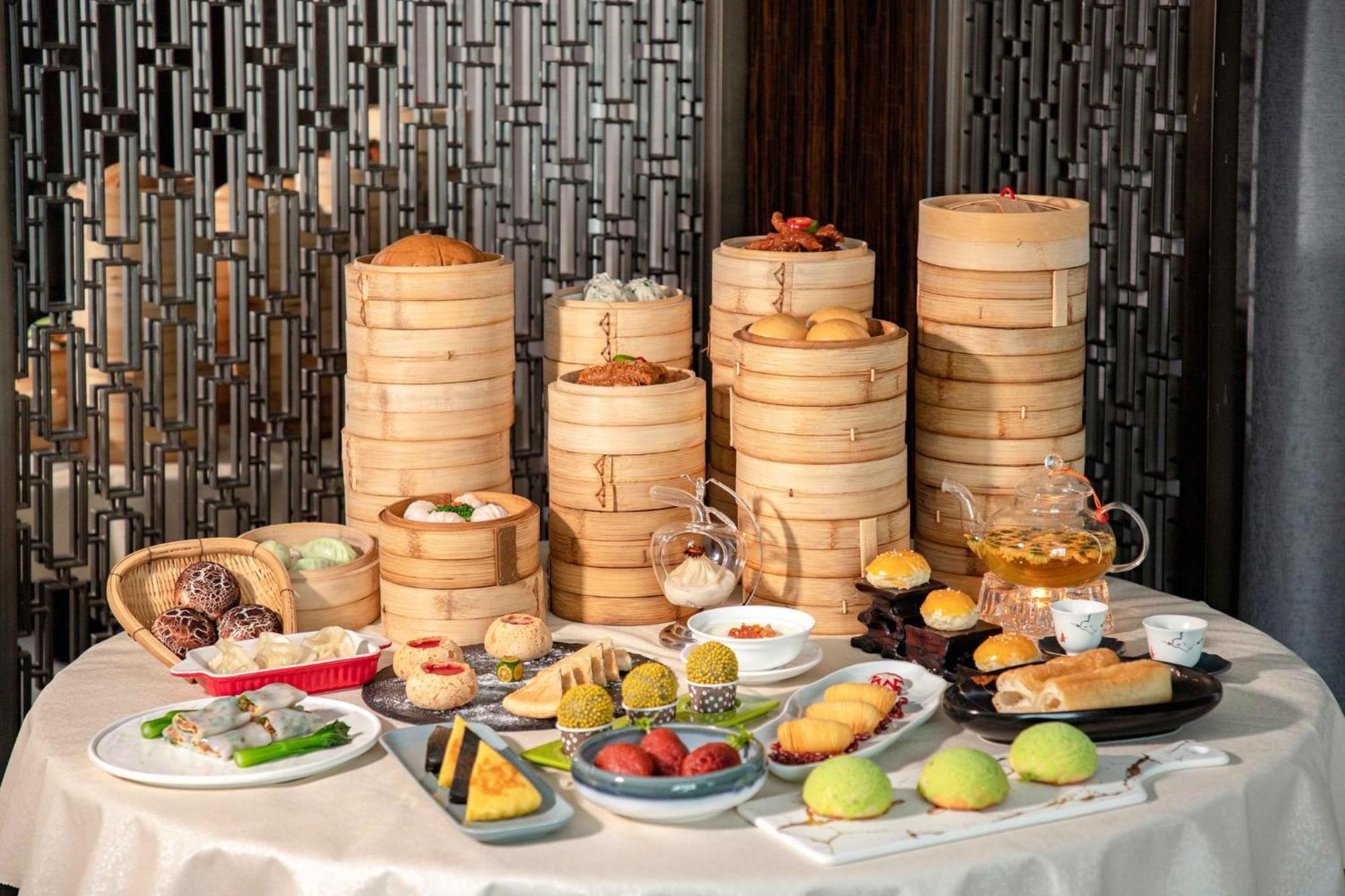 Holiday Inn Guangzhou South Lake Hotel - Ideal For Business & Leisure Exterior photo